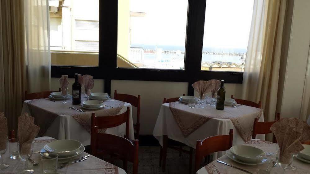 Hotel Rita Gambettola Eksteriør billede