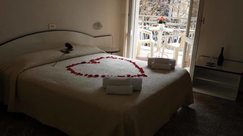 Hotel Rita Gambettola Eksteriør billede